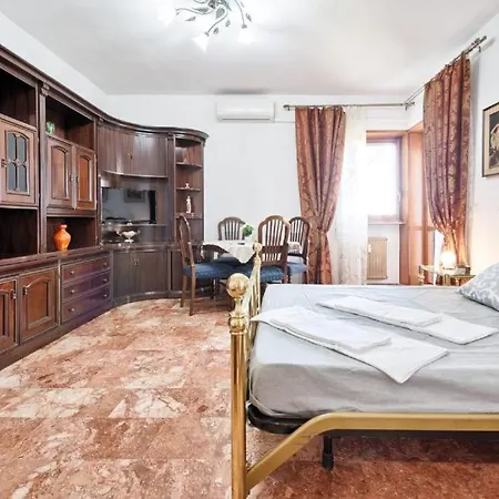 Гостевой дом Apt Venice City *